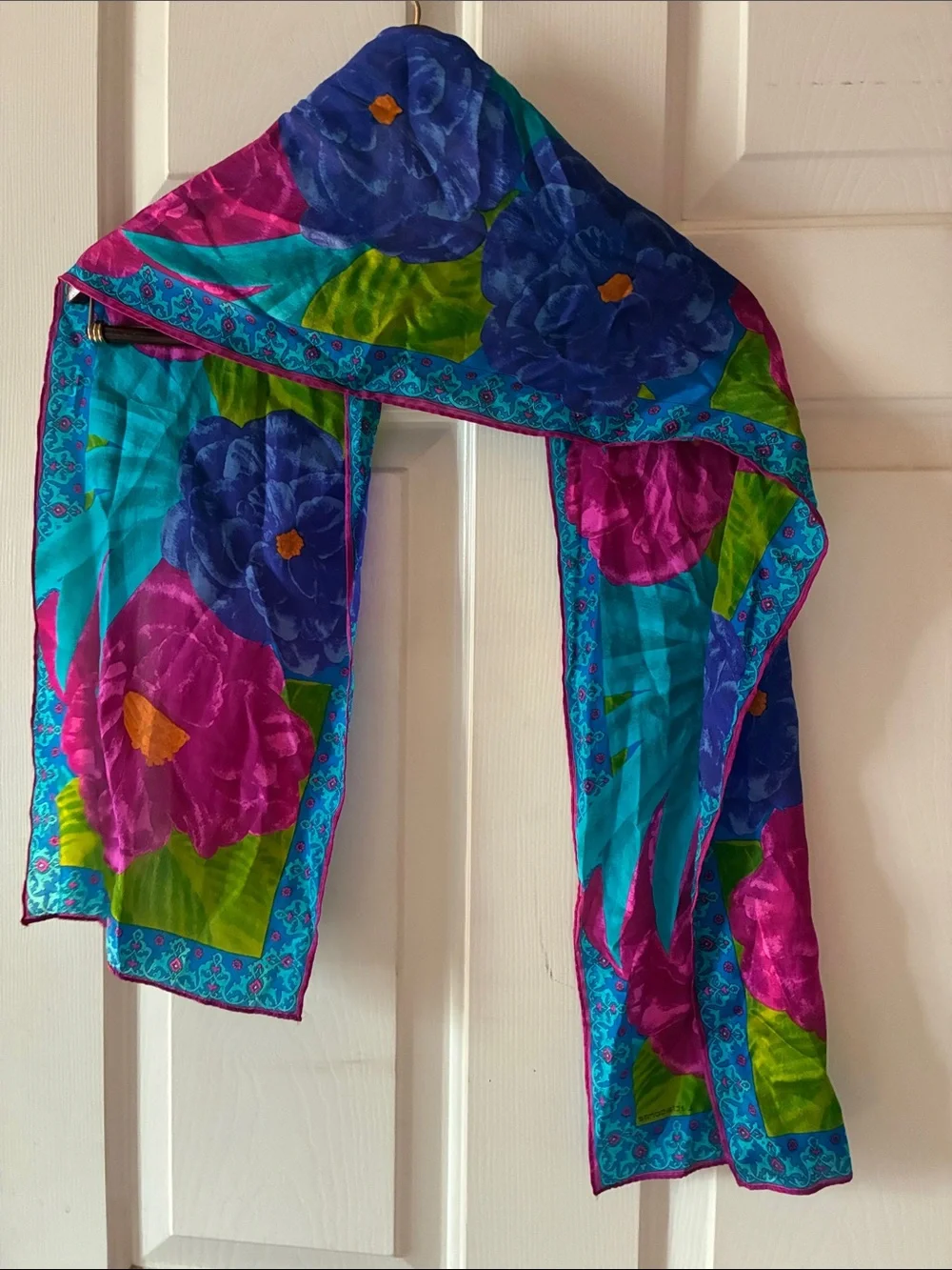VTG LIZ CLAIBORNE SILK SCARF